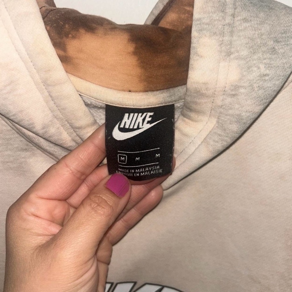 Nike Beige Hoodie with Logo - Picture 3 of 3